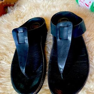 Fitflop black leather flip flop wedge